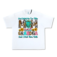White god gifted me two titles mom and grandma and i roc Urban Heavy Tee - RanaPortraitStore