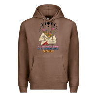 Chestnut a well read woman is a dangerous creature Premium Hoodie - MaliasSmallBusiness