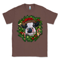Chestnut heifer cow with Christmas wreath Classic Tee - RanaPortraitStore