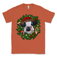 Copper heifer cow with Christmas wreath Classic Tee - RanaPortraitStore