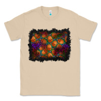 Mushroom halloween pumpkin background Classic Tee - BundleAndBundleShop