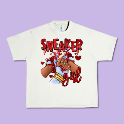 Urban Heavy Tee red sneaker girl afro woman
