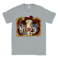 Heather Grey heifer cow christmas western background Classic Tee - RanaPortraitStore