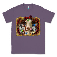 Lavender heifer cow christmas western background Classic Tee - RanaPortraitStore