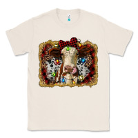Natural heifer cow christmas western background Classic Tee - RanaPortraitStore
