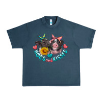 Midnight Navy hogs and kisses pigs Urban Heavy Tee - Artiststas