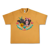 Peanut Butter hogs and kisses pigs Urban Heavy Tee - Artiststas