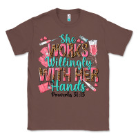 Chestnut she works willingly with her hands Classic Tee - texasbilliewilder