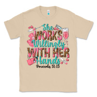 Mushroom she works willingly with her hands Classic Tee - texasbilliewilder