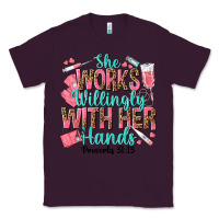 Plum she works willingly with her hands Classic Tee - texasbilliewilder