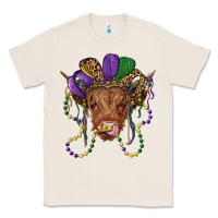 Natural highland cow with mardi gras hat Classic Tee - RanaPortraitStore