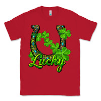 Red lucky shamrock horseshoe Classic Tee - RanaPortraitStore