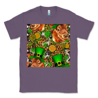 Lavender st patricks  cow with candy Classic Tee - FaDigitalArtStudio