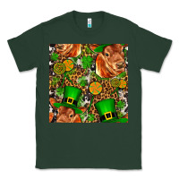 Sports Green st patricks  cow with candy Classic Tee - FaDigitalArtStudio