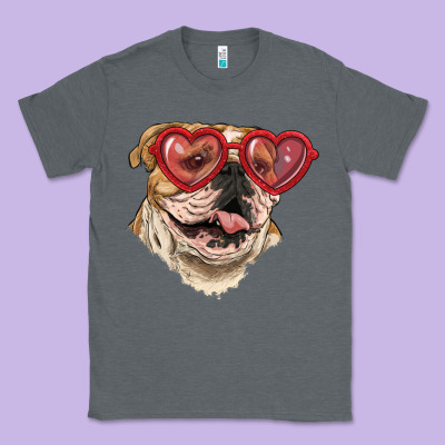 Classic Tee english bulldog with love glass