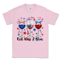 Bubblegum Pink red wine and blue wine glasses Classic Tee - texasbilliewilder