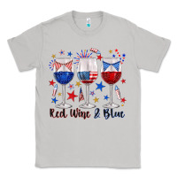 Moon Dust red wine and blue wine glasses Classic Tee - texasbilliewilder