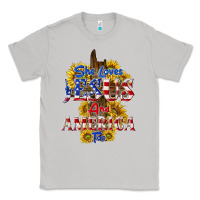 Moon Dust she loves jesus Classic Tee - texasbilliewilder