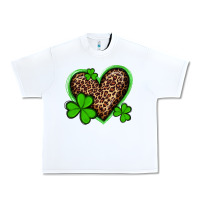 White st patricks day leopard heart with shamrocks Urban Heavy Tee - Artiststas
