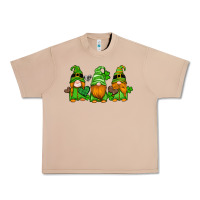 Burro st patricks day gnomes with western hearts and shamrocks Urban Heavy Tee - Artiststas