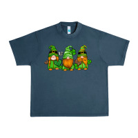 Midnight Navy st patricks day gnomes with western hearts and shamrocks Urban Heavy Tee - Artiststas