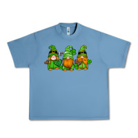 Pebble Blue st patricks day gnomes with western hearts and shamrocks Urban Heavy Tee - Artiststas