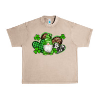 French Oak st patricks day gnome with western hearts Urban Heavy Tee - Artiststas