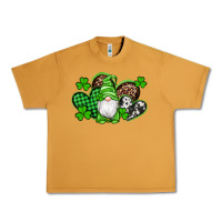 Peanut Butter st patricks day gnome with western hearts Urban Heavy Tee - Artiststas