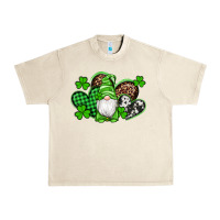 Sandshell st patricks day gnome with western hearts Urban Heavy Tee - Artiststas