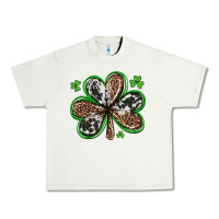 Pistachio western st patricks day shamrocks Urban Heavy Tee - Artiststas