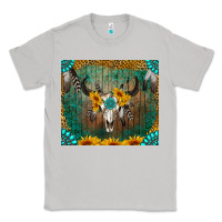 Moon Dust boho bullskull Classic Tee - RanaPortraitStore