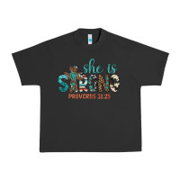 Pigment Black she is strong Urban Heavy Tee - Artiststas