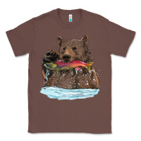 Chestnut mama bear haunting fish Classic Tee - RanaPortraitStore