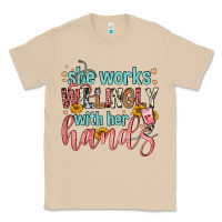 Mushroom she works willingly with her hands Classic Tee - FaDigitalArtStudio