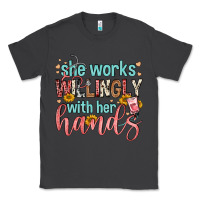 Smoke she works willingly with her hands Classic Tee - FaDigitalArtStudio