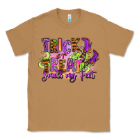 Trick Or Treat Smell My Feet Classic Tee | Teevron