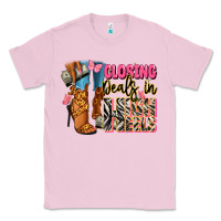 Bubblegum Pink Closing deals in high heels black fashion girl Classic Tee - RanaPortraitStore