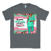 Charcoal Heather she works willingly with her hands afro nurse Classic Tee - RanaPortraitStore