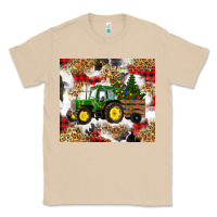 Mushroom christmas farm tractor Classic Tee - RanaPortraitStore