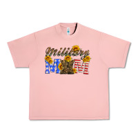 Salmon military mom with soldier boots Urban Heavy Tee - Artiststas