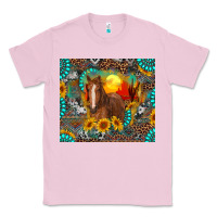 Bubblegum Pink western horse and desert tumbler Classic Tee - RanaPortraitStore