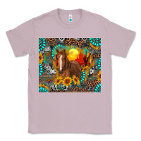 Lilac western horse and desert tumbler Classic Tee - RanaPortraitStore
