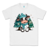 White winter i'm udderly freezing baby cow Classic Tee - MaliasSmallBusiness