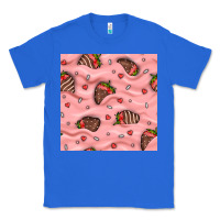True Royal valentines day strawberries in cream seamless pattern Classic Tee - BundleAndBundleShop