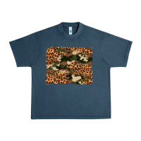 Midnight Navy camouflage and leopard background Urban Heavy Tee - Artiststas