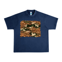 Navy camouflage and leopard background Urban Heavy Tee - Artiststas