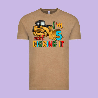 I'm 5 And Digging It Vintage Tee Designed By Artiststas