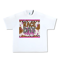 White race day vibes Urban Heavy Tee - Artiststas