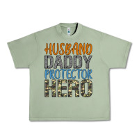 Oil Green husband daddy protector hero Urban Heavy Tee - Artiststas