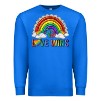 True Royal love wins with daisy and heart Premium Sweatshirt - texasbilliewilder